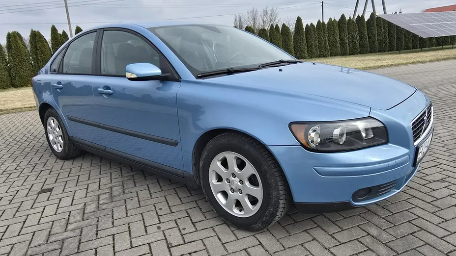 VOLVO S40 -