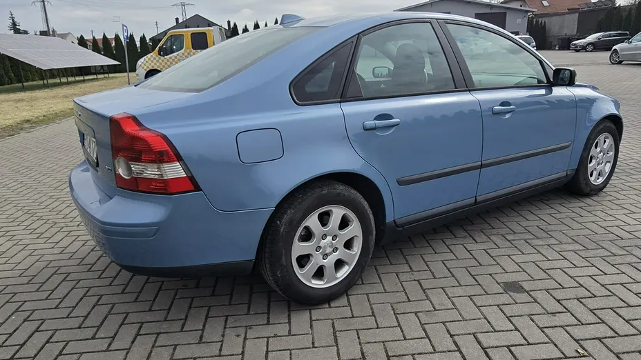 VOLVO S40 -