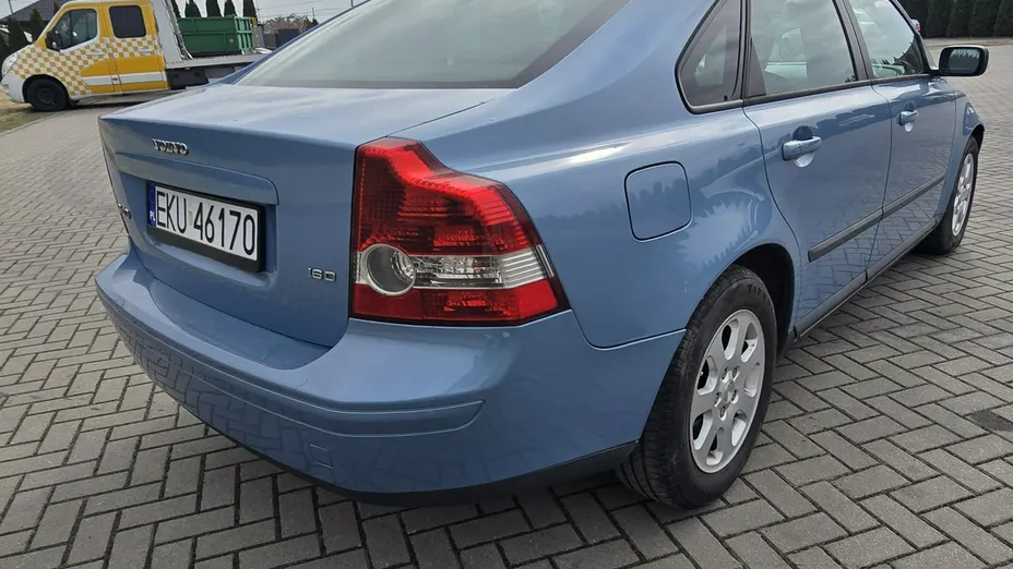 VOLVO S40 -
