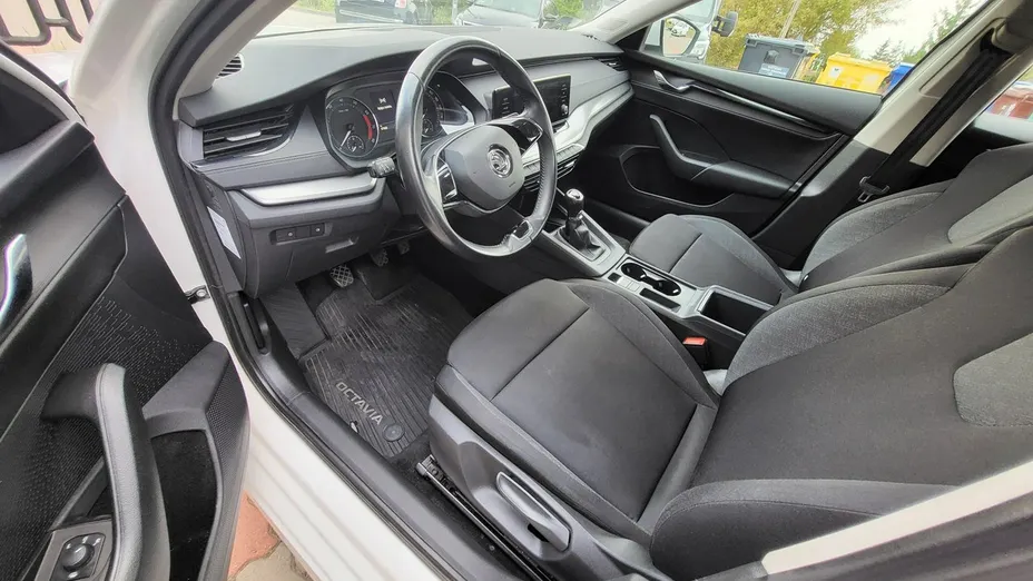 SKODA Octavia -