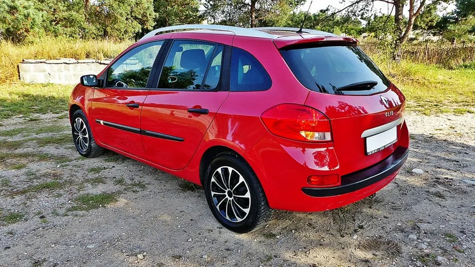RENAULT Clio -