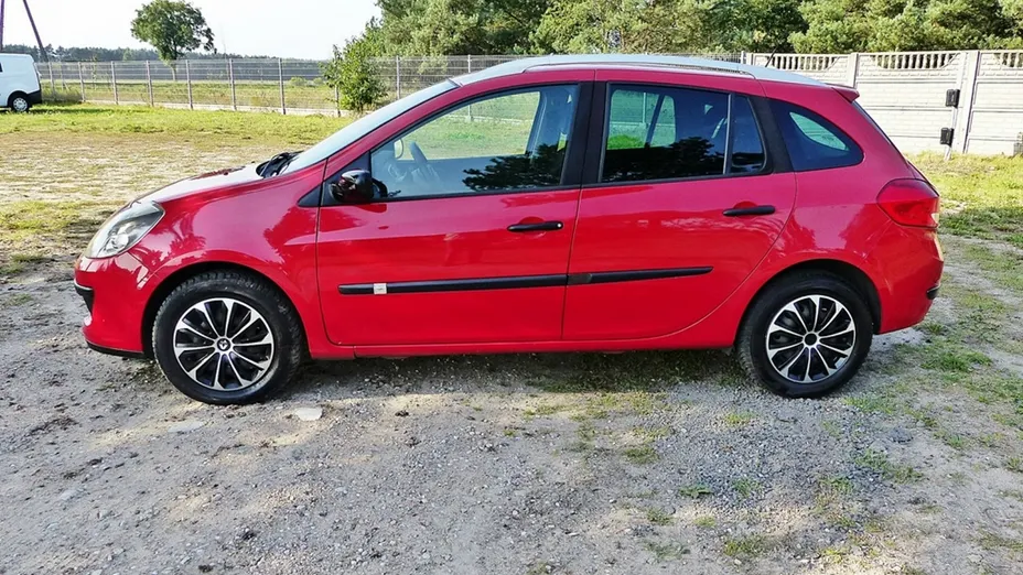 RENAULT Clio -