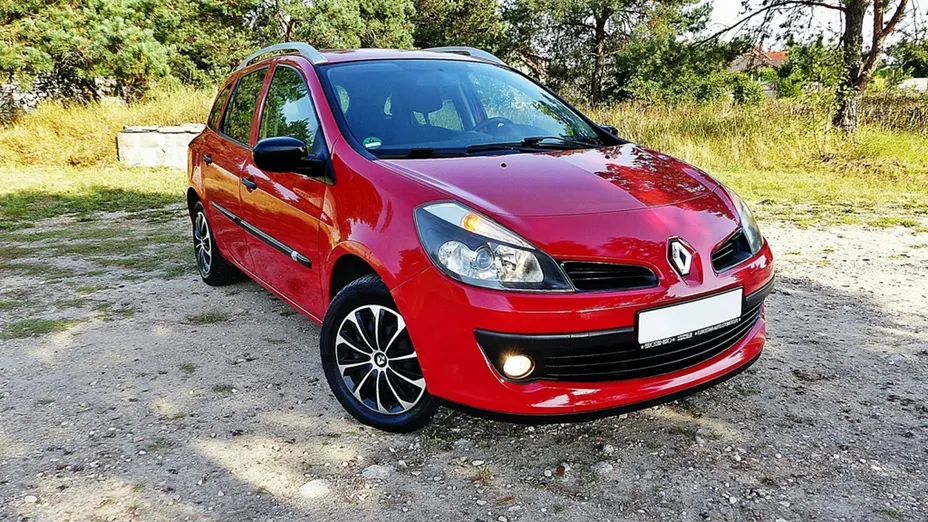 RENAULT Clio -
