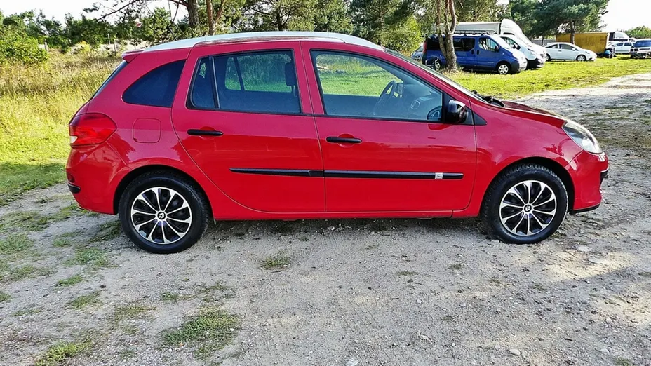 RENAULT Clio -
