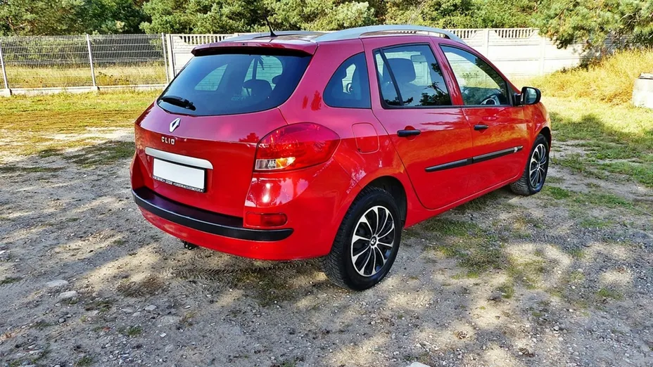 RENAULT Clio -