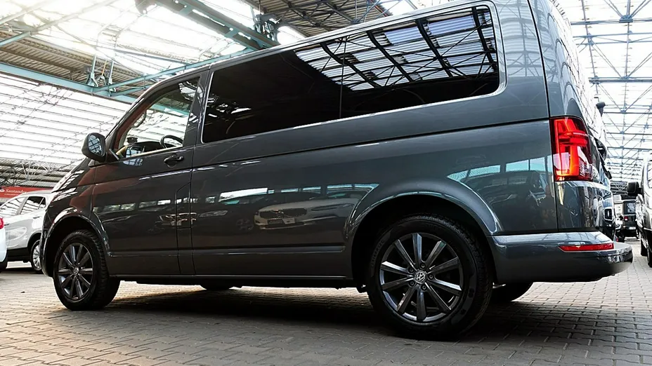 VOLKSWAGEN Multivan -