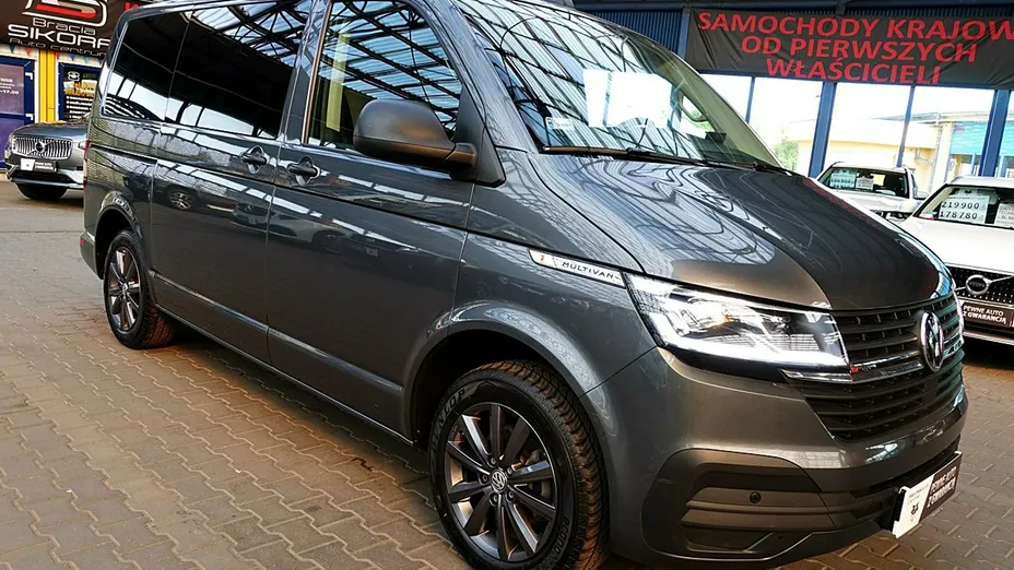 VOLKSWAGEN Multivan -