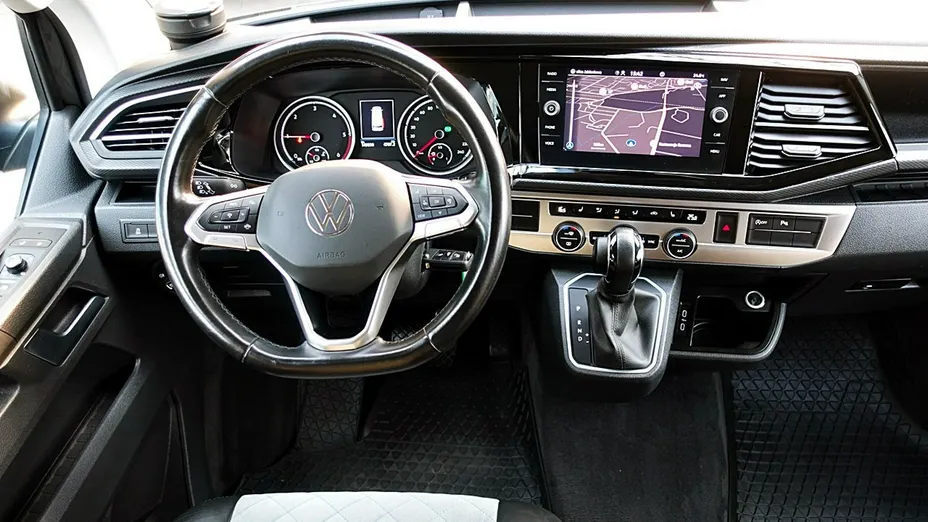 VOLKSWAGEN Multivan -