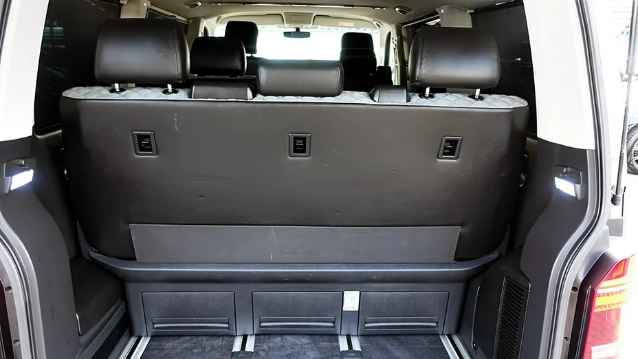 VOLKSWAGEN Multivan -