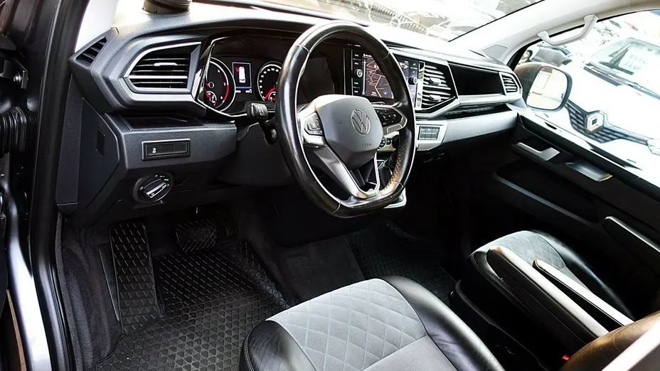 VOLKSWAGEN Multivan -