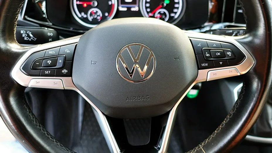 VOLKSWAGEN Multivan -