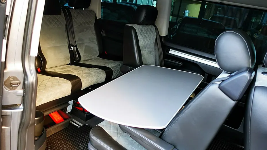 VOLKSWAGEN Multivan -