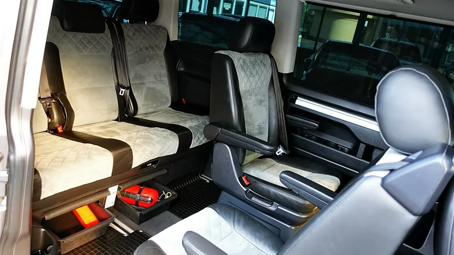 VOLKSWAGEN Multivan -