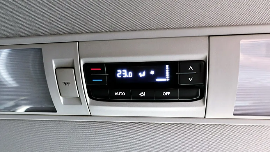 VOLKSWAGEN Multivan -