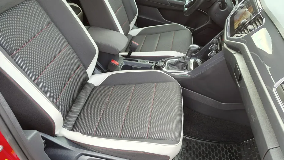 VOLKSWAGEN T-ROC -