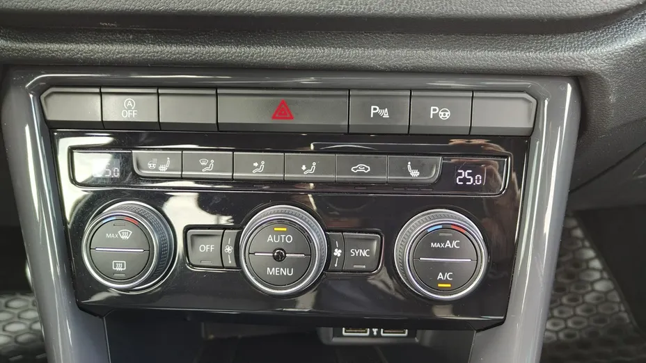 VOLKSWAGEN T-ROC -