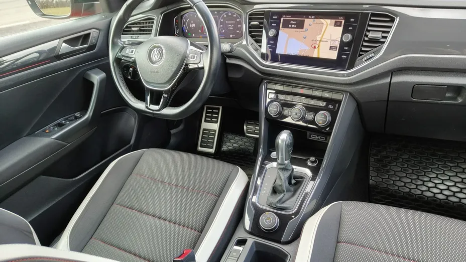 VOLKSWAGEN T-ROC -