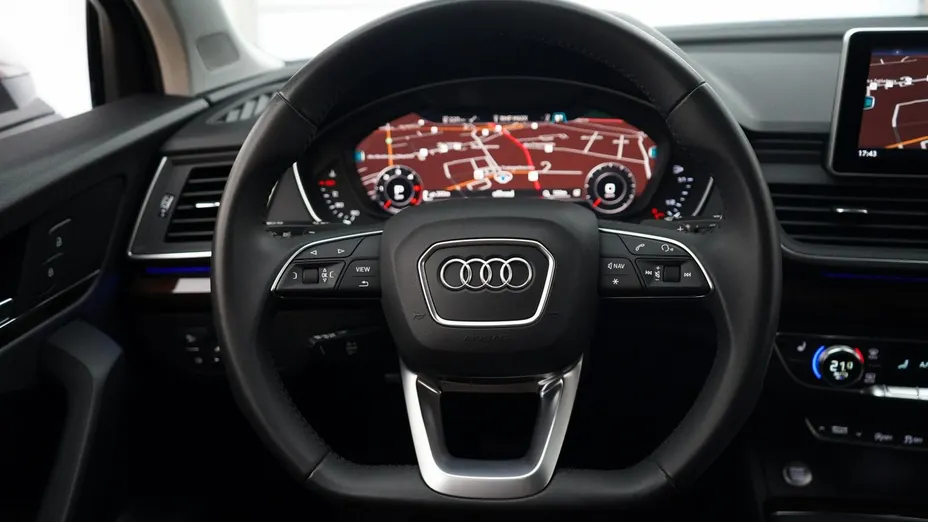 AUDI Q5 -