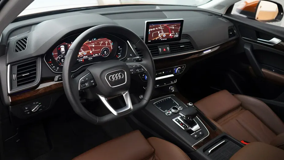 AUDI Q5 -