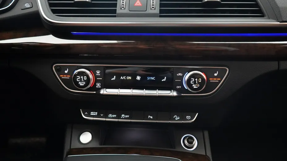 AUDI Q5 -