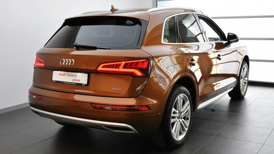 AUDI Q5 -
