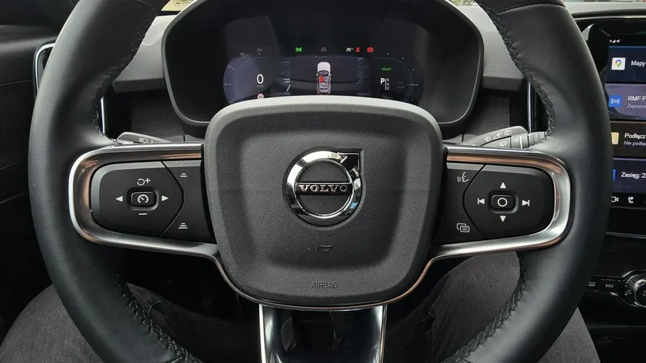 VOLVO XC40 -