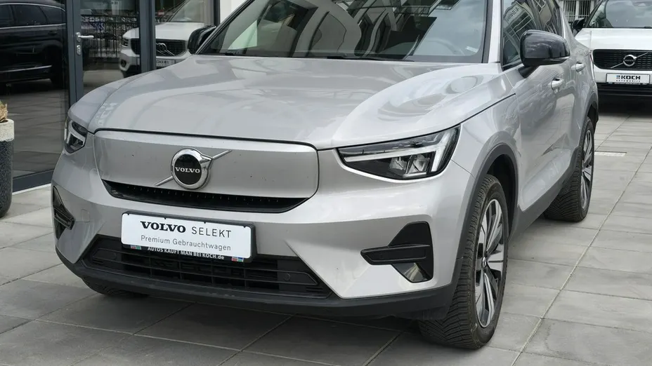 VOLVO XC40 -