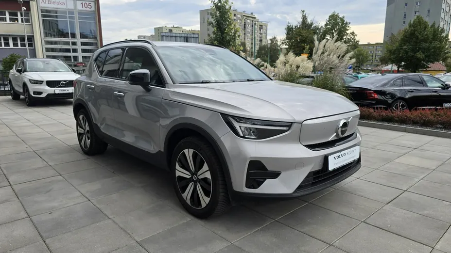VOLVO XC40 -