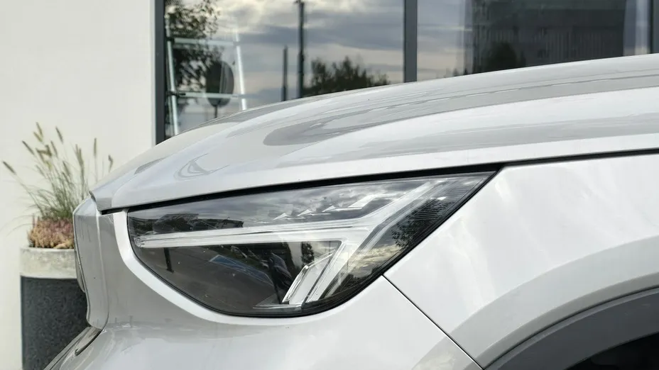 VOLVO XC40 -