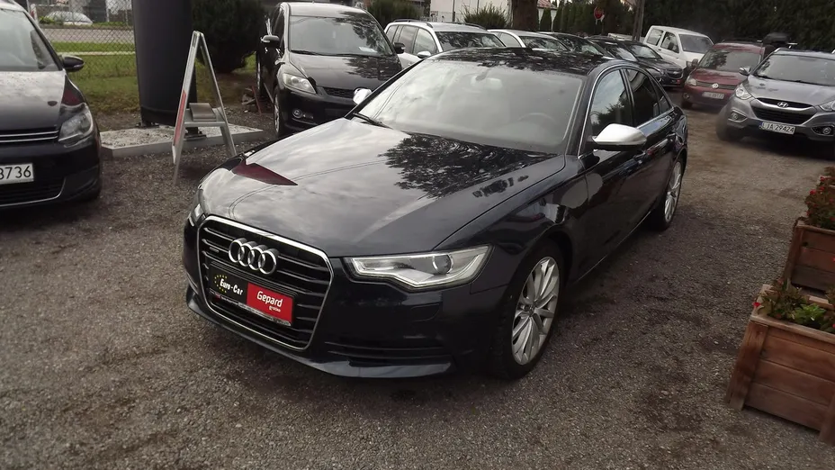 AUDI A6 -