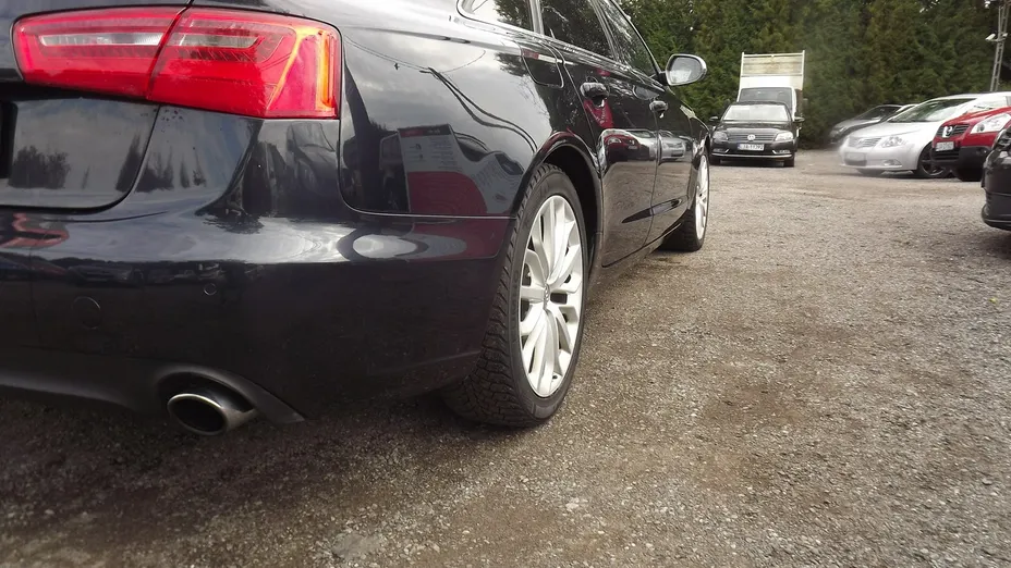 AUDI A6 -