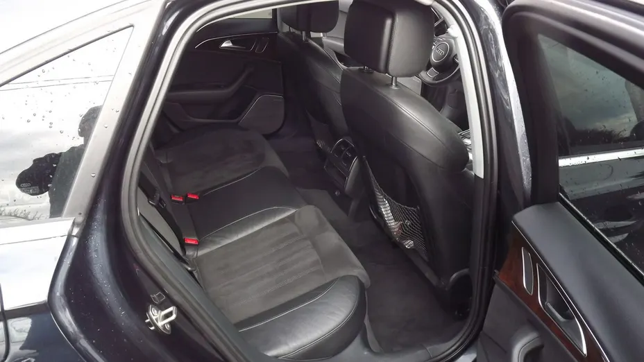 AUDI A6 -
