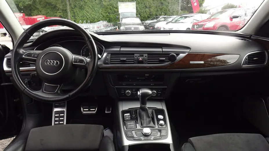 AUDI A6 -