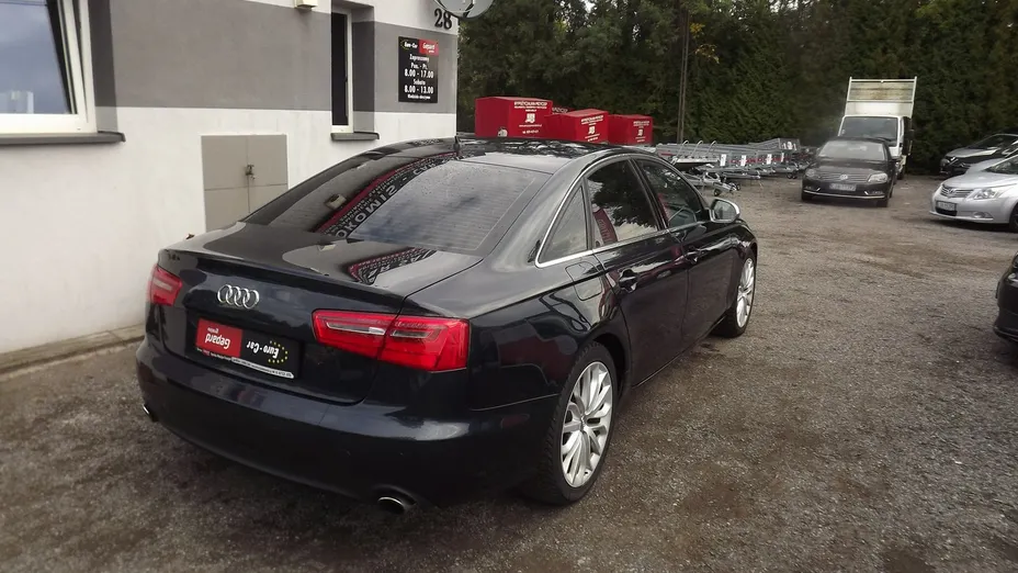 AUDI A6 -