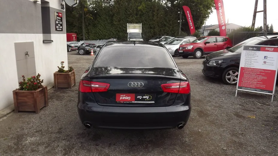 AUDI A6 -