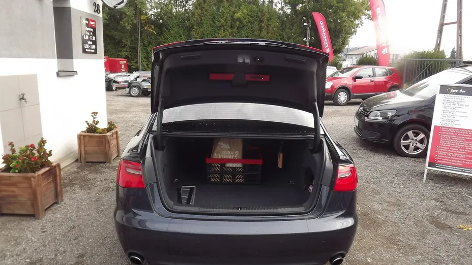 AUDI A6 -