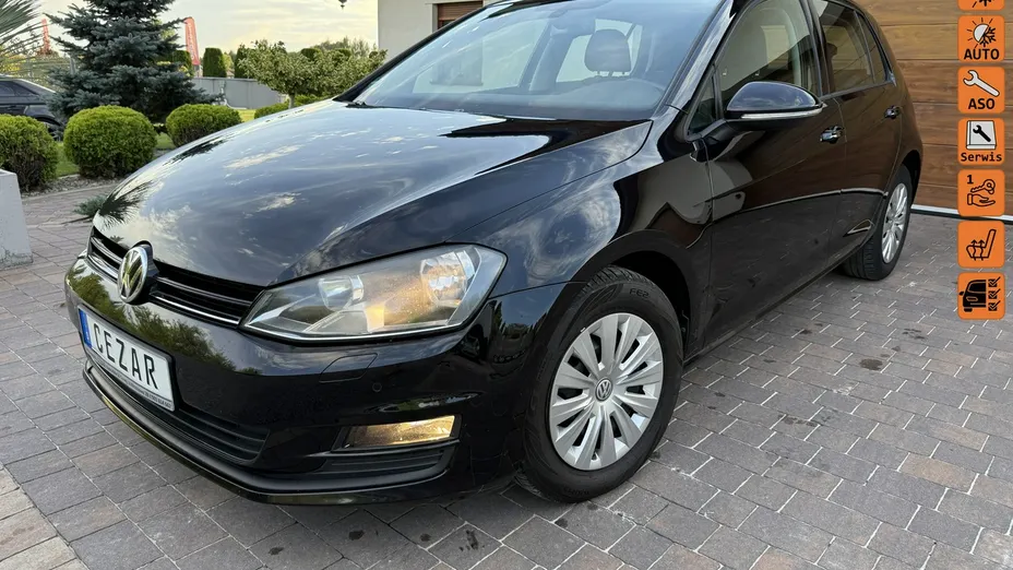 VOLKSWAGEN Golf -