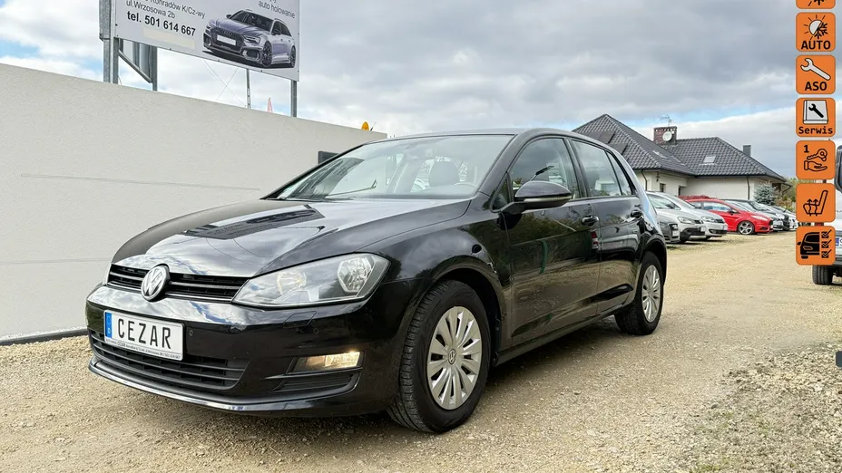 VOLKSWAGEN Golf -