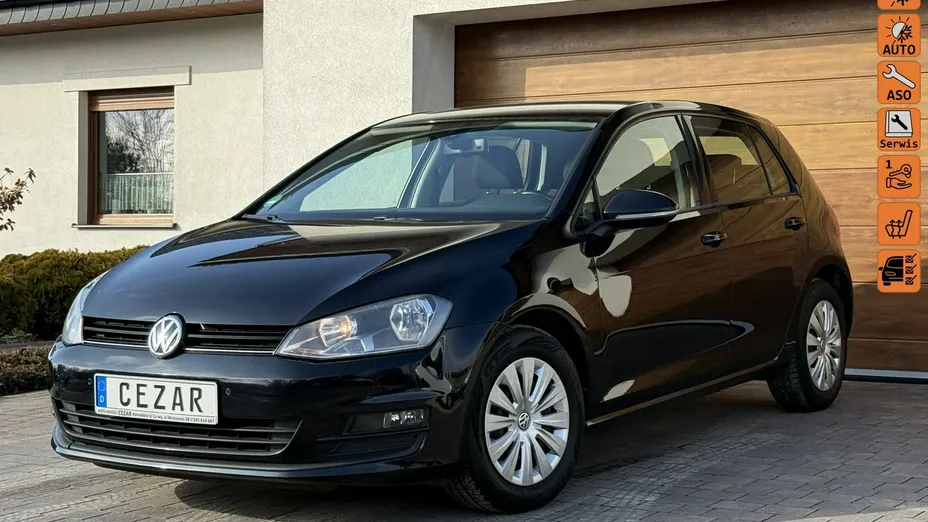 VOLKSWAGEN Golf -