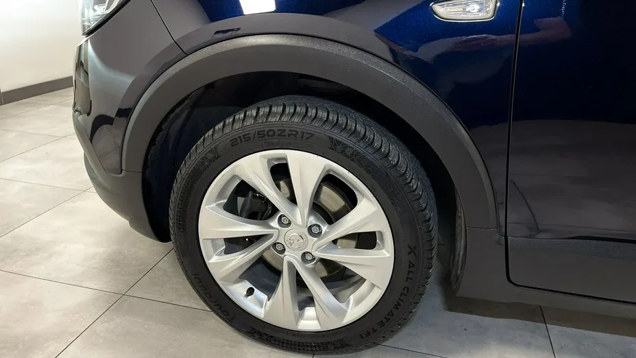 OPEL Crossland X -