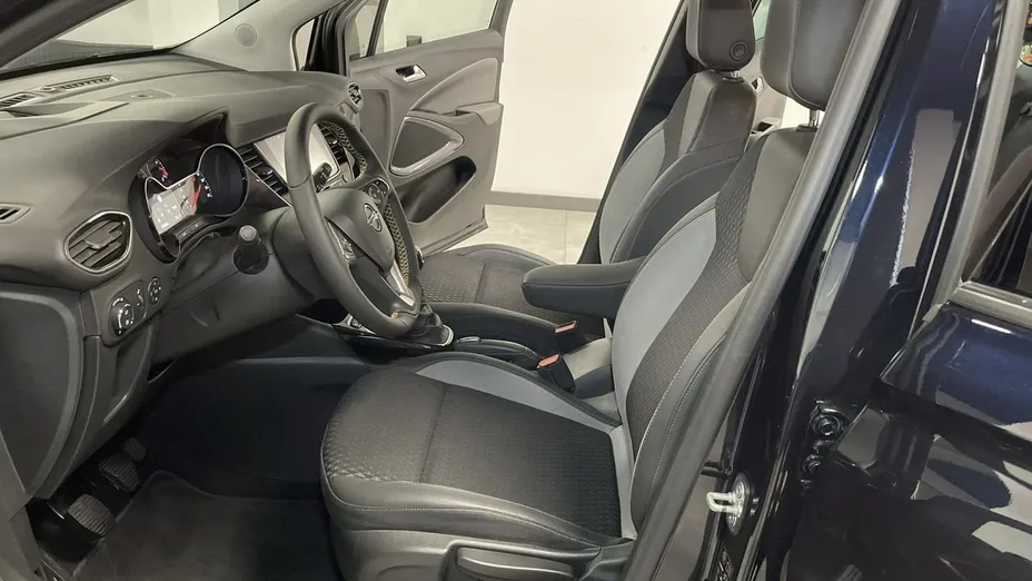 OPEL Crossland X -
