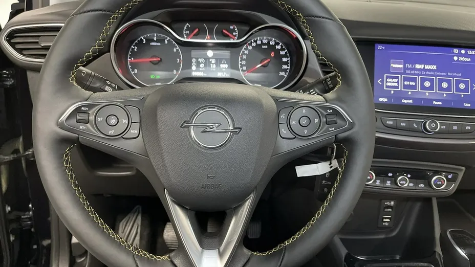 OPEL Crossland X -