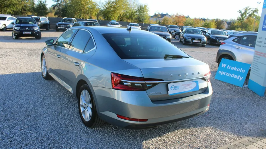 SKODA Superb -