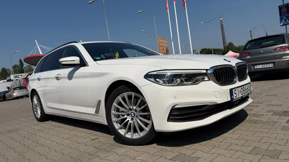 BMW Seria 5 520d Luxury Line aut