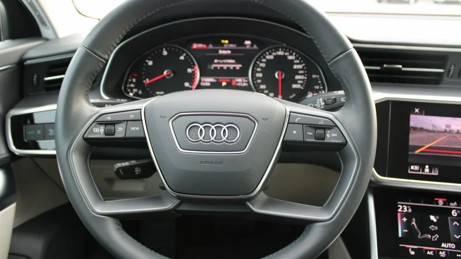 AUDI A6 -