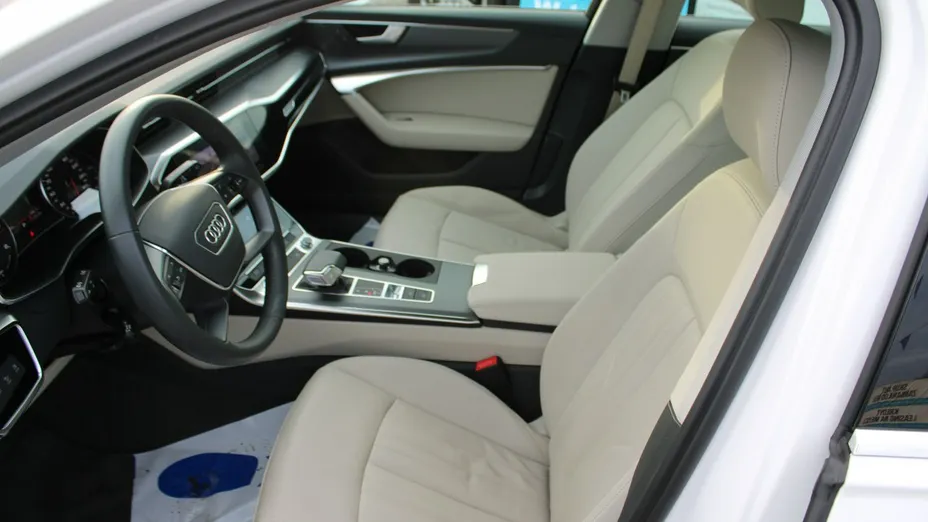 AUDI A6 -