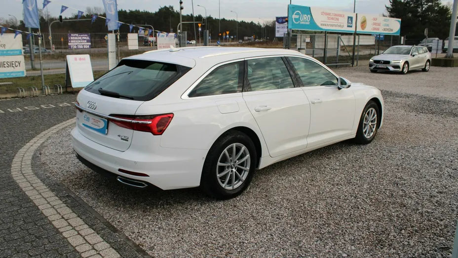 AUDI A6 -