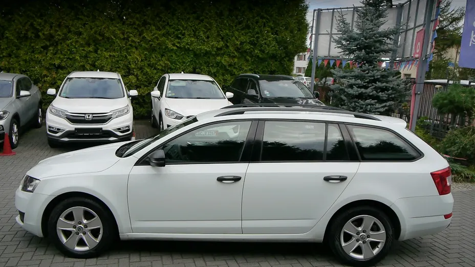 SKODA Octavia -