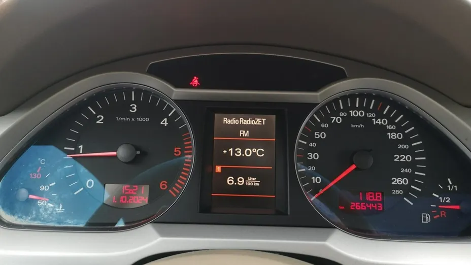 AUDI A6 -