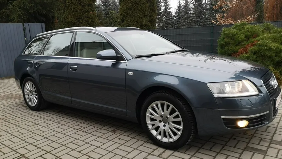 AUDI A6 -